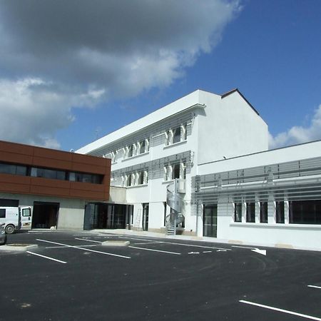 Jf Accueil & Formation Cholet Exterior foto