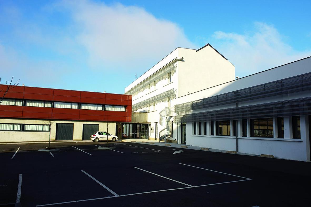 Jf Accueil & Formation Cholet Exterior foto