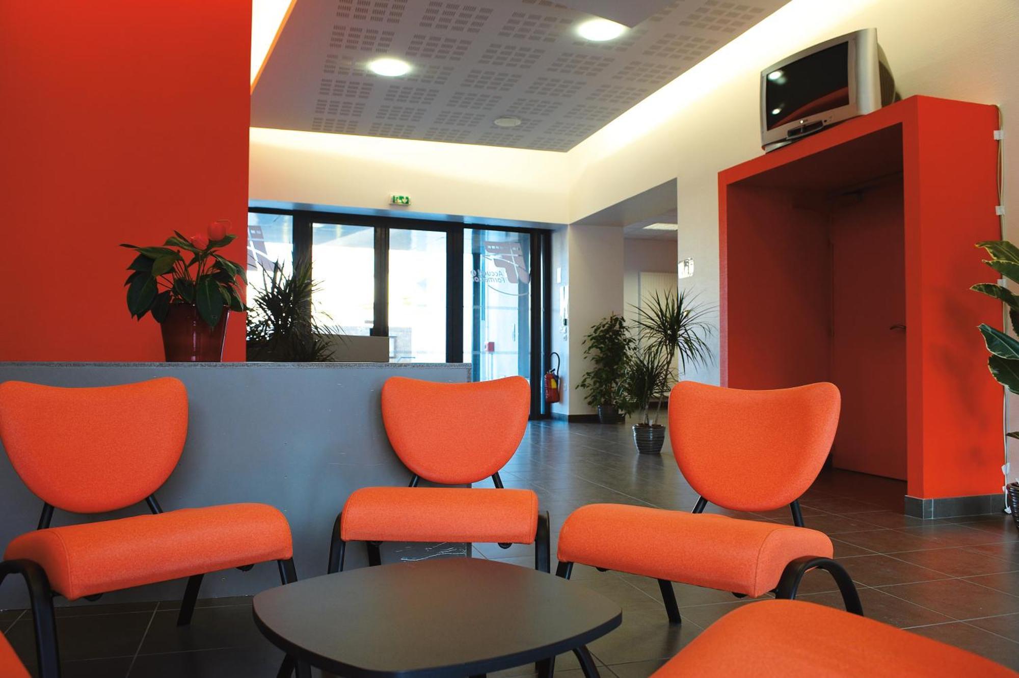 Jf Accueil & Formation Cholet Exterior foto